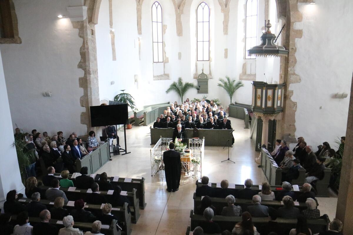 Lelkipásztor-beiktató ünnepi istentisztelet volt a Szikszói Református Templomban 