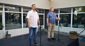 Aradi-Varga show volt az Uszoda udvarán