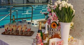 Éjszakai fürdőzés a Szikszói Városi Uszodában Nőnap alkalmából 