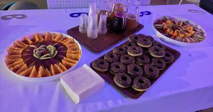 Farsangi Éjszakai Fürdőzés volt a Városi Uszodában