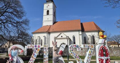 Megújult a Szikszó felirat – ünnepi díszben várja a tavaszt!